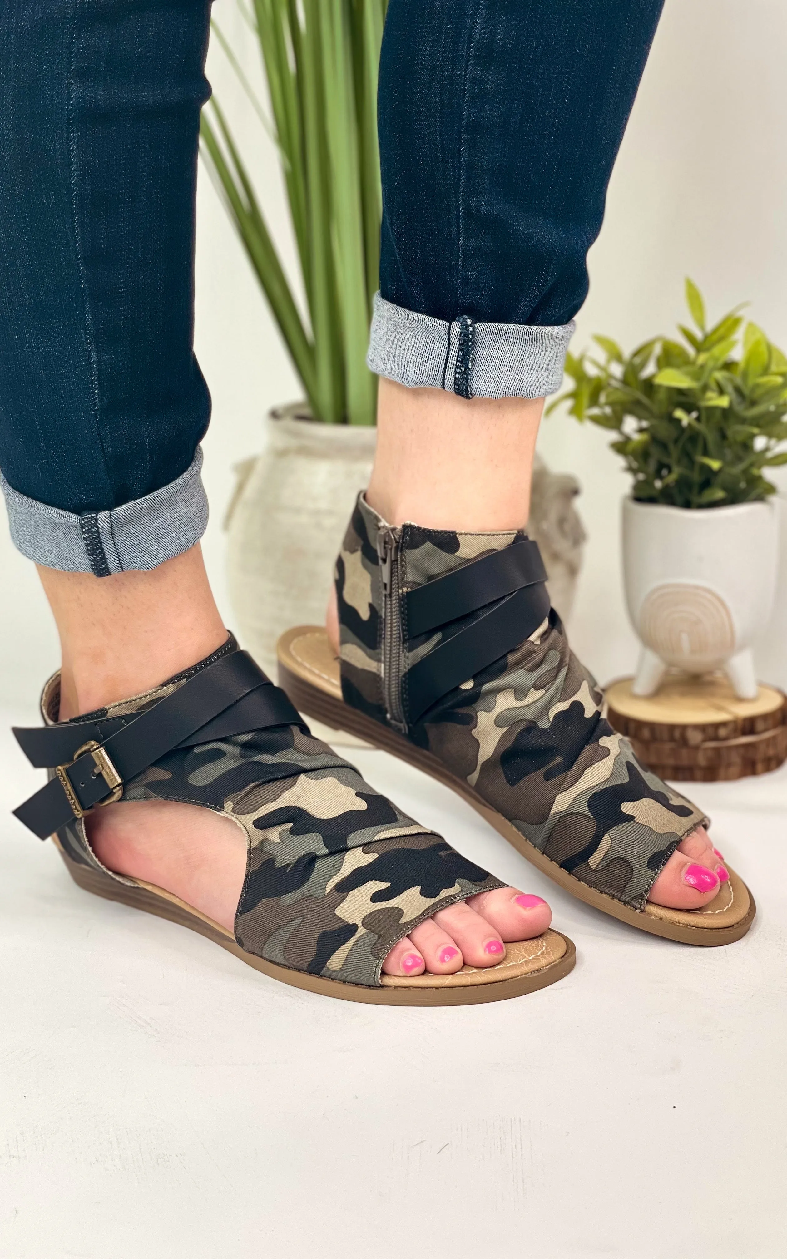 Avril Sandal in Camo