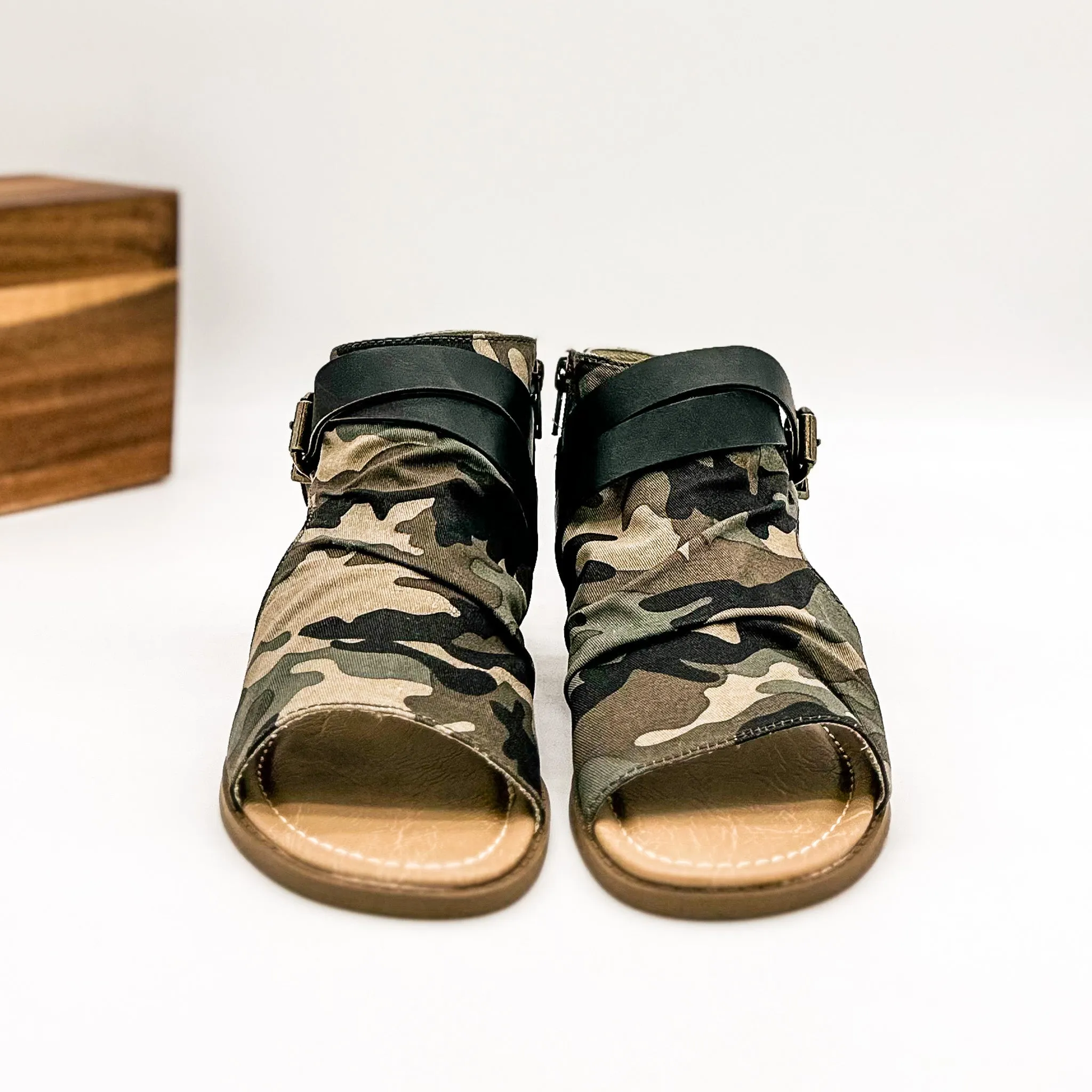 Avril Sandal in Camo